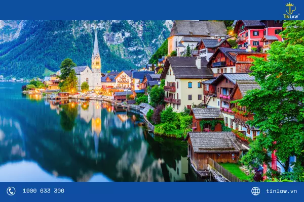 Thị trấn bên hồ đẹp nhất thế giới Hallstatt của Áo - quốc gia thứ năm các nước thuế thu nhập cá nhân cao nhất thế giới